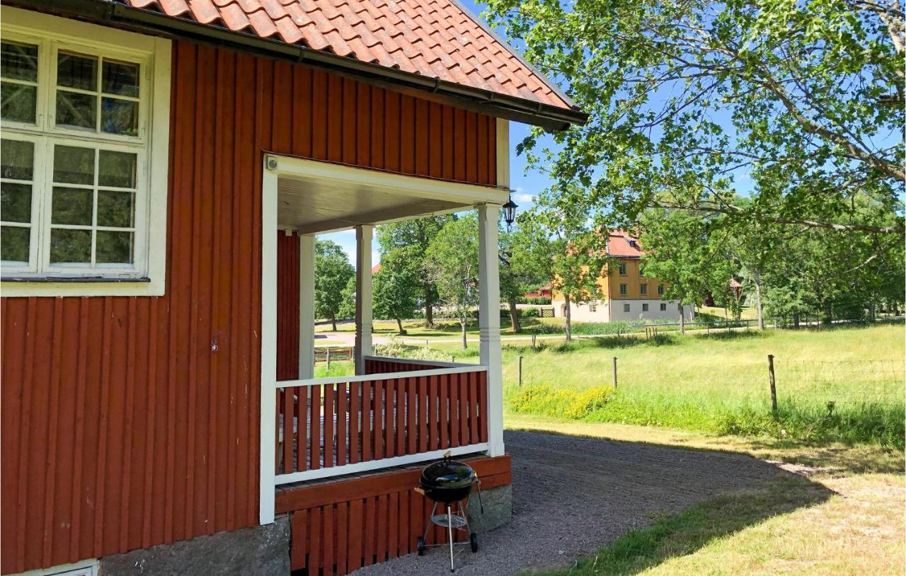 Nice Home In Mantorp With Kitchen Екстер'єр фото