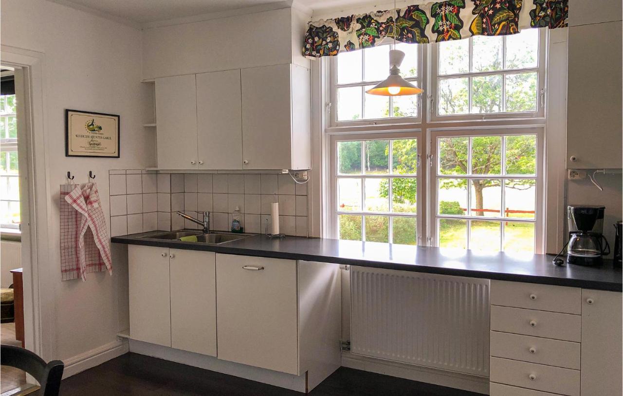 Nice Home In Mantorp With Kitchen Екстер'єр фото