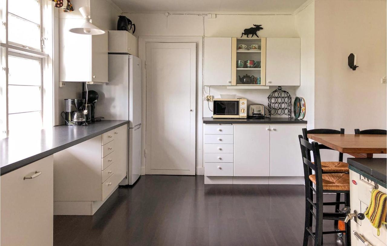 Nice Home In Mantorp With Kitchen Екстер'єр фото